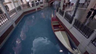 Çin, Macau - 8 Eylül 2018 Macao - Macao 'da alışveriş merkezi olan güzel lüks Venedik Otel ve Kumarhanesi