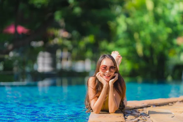 Portrait beautiful young asian woman leisure relax smile and hap — Stock Photo, Image