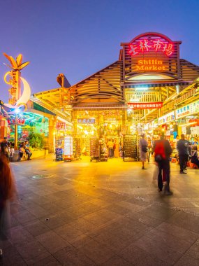 Taipei, Tayvan - 1 Aralık 2018: Po Shilin gece pazarı olduğunu