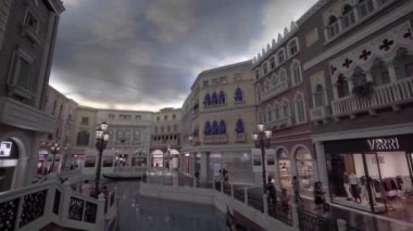 Çin, Macau - 8 Eylül 2018 Macao - Macao 'da alışveriş merkezi olan güzel lüks Venedik Otel ve Kumarhanesi