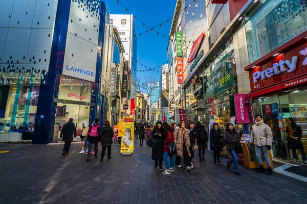 Seoul, Sydkorea 10 December 2018: Myeong dong-marknaden är det — Stockfoto