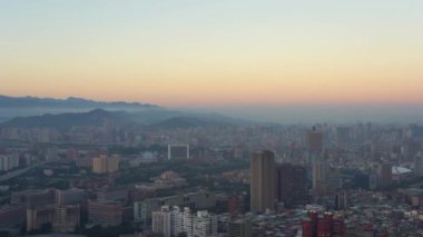 Modern megalopolis Asya şehrinin manzaralı görüntüleri