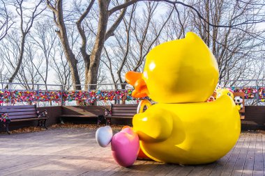 Seoul, Güney Kore 6 Aralık 2018: aşk anahtar namsan Dağı'nda