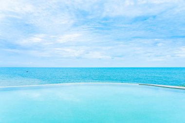 Se ile otel beldesinde güzel açık sonsuzluk yüzme havuzu