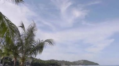 Güzel dalgalı denizin sakin görüntüleri.