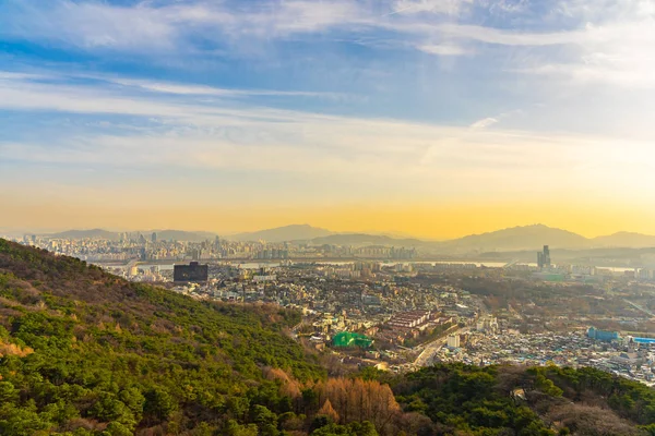 Hermoso paisaje y paisaje urbano de la ciudad de Seúl — Foto de Stock
