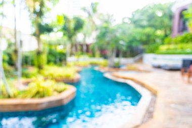 Soyut bulanıklık ve sıcak güzel açık yüzme havuzu bulanıklaştırma