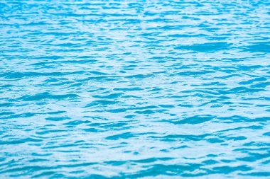 Yüzme havuzunda güzel su yüzeyi ve dokusu