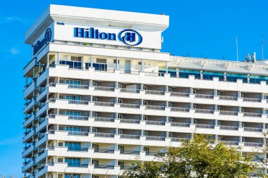 Hua hin , Tayland - 2 Mayıs 2019 : Hilton otel ve tatil yeri işareti i