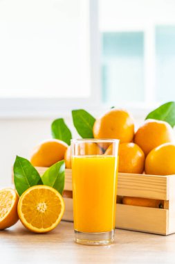 Taze portakal suyu içecek şişe cam için