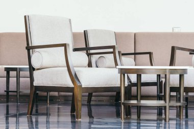 Açık veranda ile masa ve sandalye dekorasyon