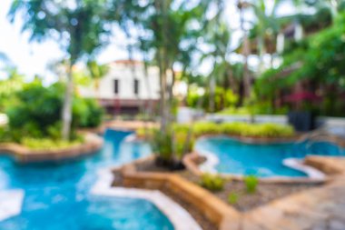 Soyut bulanıklık ve sıcak güzel açık yüzme havuzu bulanıklaştırma