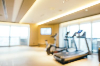 Soyut bulanıklık ve defocused spor salonu ve Interio fitness ekipmanları