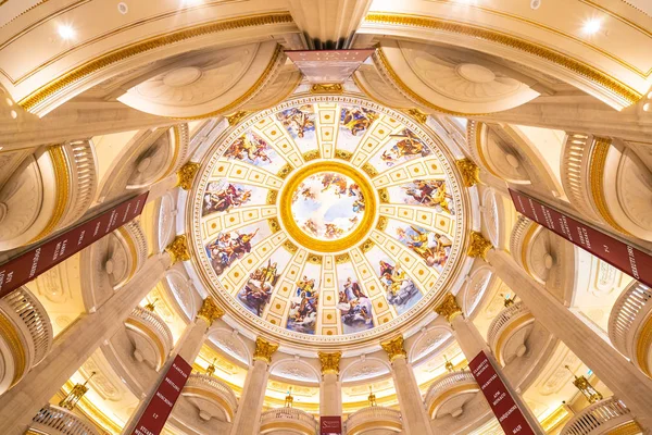 China, Macau - September 10 2018 - Beautiful luxury interior of — Stock Photo, Image