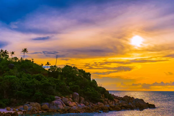 Samui Adası etrafında güzel açık tropikal plaj deniz ile Co