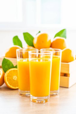 Taze portakal suyu içecek şişe cam için