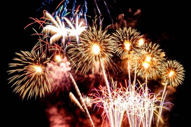 Kutlama yıldönümü için havai fişek ekran arka plan