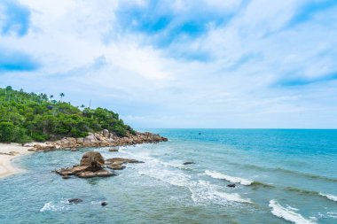 Samui Adası etrafında güzel açık tropikal plaj deniz ile Co