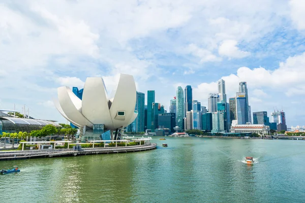 Singapura, 21 de janeiro de 2019: belo edifício de arquitetura skyscra — Fotografia de Stock