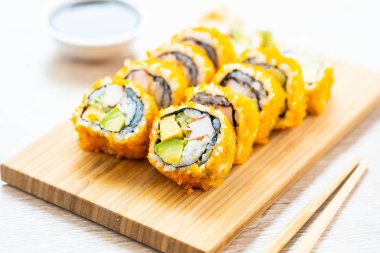 California maki suşi rulo