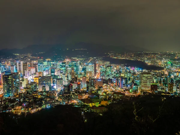 Geceleri Seoul şehir etrafında bina güzel mimari