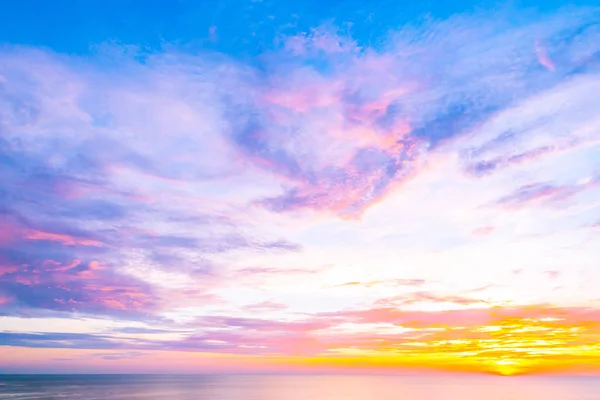 Bellissimo paesaggio naturale tropicale all'aperto dell'oceano marino al sole — Foto Stock