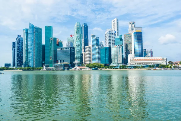 Singapur, 21 ene 2019: Hermoso edificio de arquitectura rascacielos — Foto de Stock