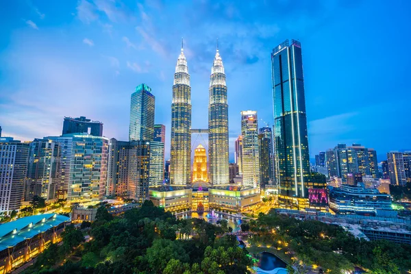 Prachtige architectuur bouwen exterieur stad in kuala lumpur sk — Stockfoto