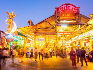 Taipei, Tayvan - 1 Aralık 2018: Po Shilin gece pazarı olduğunu