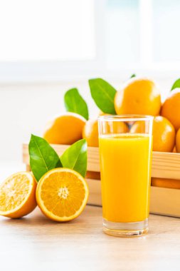 Taze portakal suyu içecek şişe cam için