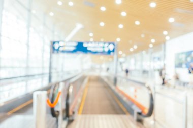 Soyut bulanıklık ve Havaalanı yolcu trans için terminal defocused