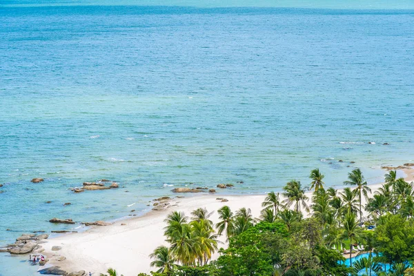 Bela paisagem e paisagem urbana em hua hin cidade em torno do mar oce — Fotografia de Stock