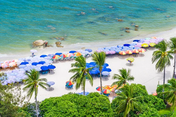 Bela paisagem e paisagem urbana em hua hin cidade em torno do mar oce — Fotografia de Stock