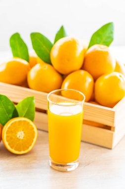 Taze portakal suyu içecek şişe cam için