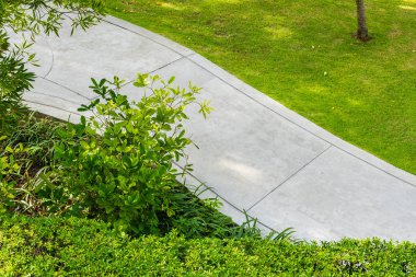 Bahçede yürümek için yol taşı