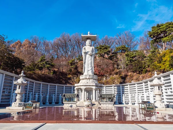 Krásný buddhismus socha v Bongeunsa Temple — Stock fotografie