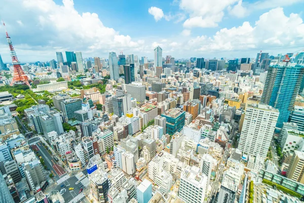 Edifício de arquitetura bonita no horizonte da cidade de tokyo — Fotografia de Stock