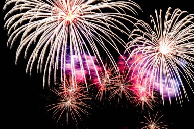 Kutlama yıldönümü için havai fişek ekran arka plan