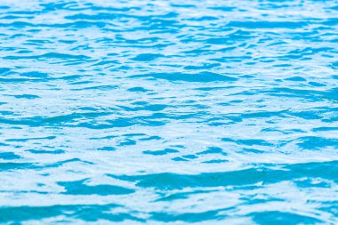 Yüzme havuzunda güzel su yüzeyi ve dokusu