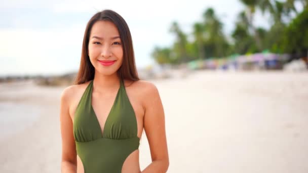 Footage Beautiful Asian Woman Seashore Summer Vacation — Stock Video
