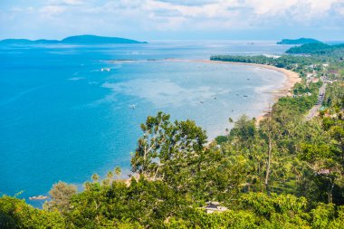 , Chumphon eyaletinde deniz ve dağ ile görünüm noktası matsee