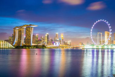 Gökdelen marina defne içinde etrafında bina güzel mimari 