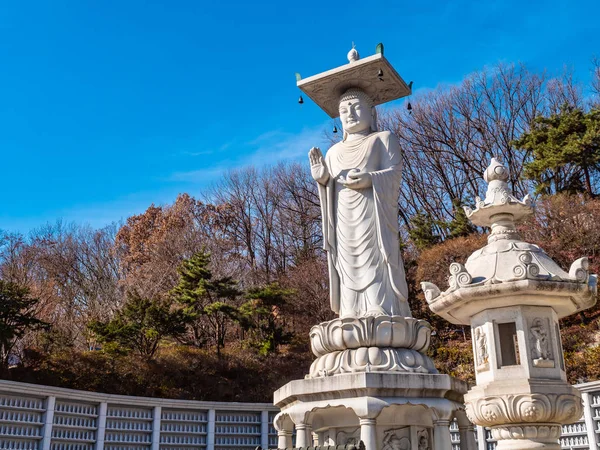 Krásný buddhismus socha v Bongeunsa Temple — Stock fotografie