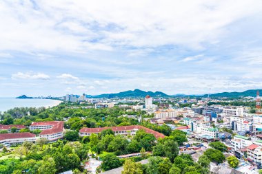 Deniz oce etrafında hua hin şehirde güzel manzara ve şehir manzarası