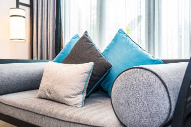 Oturma ro içinde kanepe yatak dekorasyon güzel rahat yastık