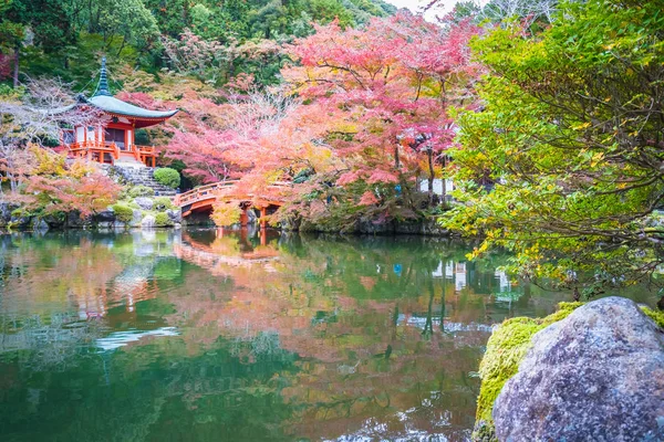 Beautiful Daigoji temple with colorful tree and leaf in autumn s — Stock Photo, Image