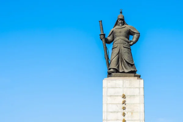 Bela estátua Almirante Yi Sun Shin — Fotografia de Stock