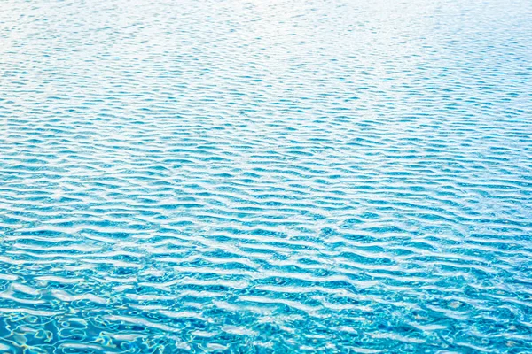 Schöne Wasseroberfläche und Textur im Schwimmbad — Stockfoto