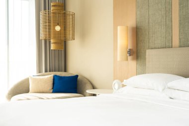 Güzel rahat yastık ve battaniye Yatak Dekorasyon