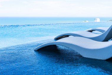 Hotel r sonsuzluk yüzme havuzu güzel açık manzara